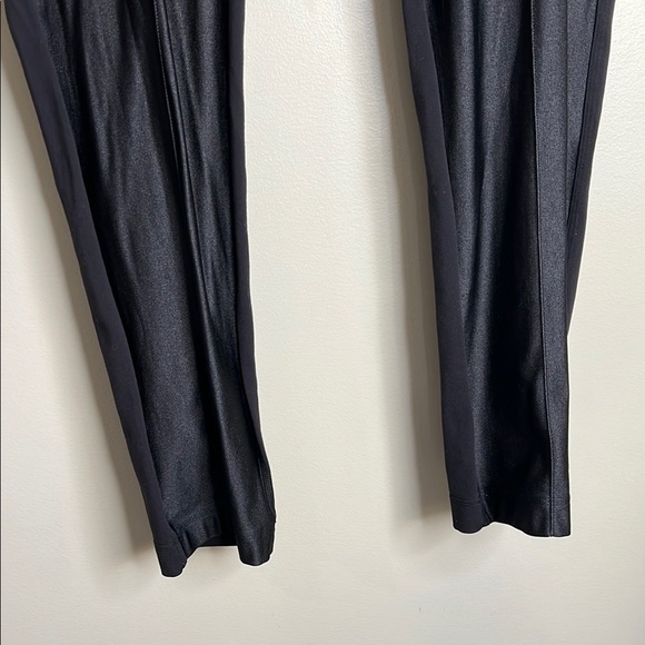 Lululemon Pull On Tapered Pants Center Seam with Pockets Black Women's Size 8 - Picture 3 of 9